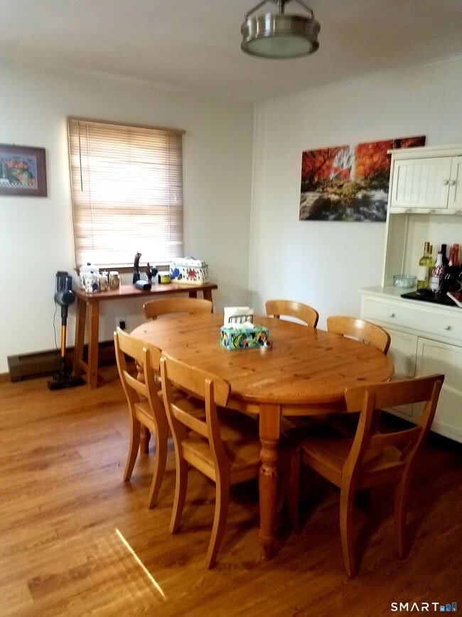 Photo - 72 Maple Tree Ave