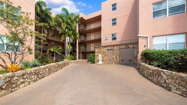 Photo - 2861 Somerset Dr Unidad 301