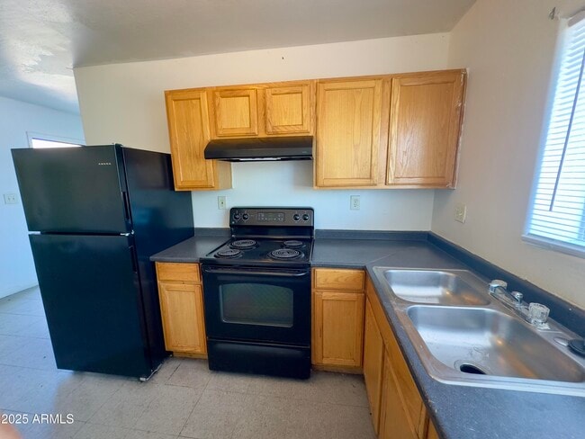 Photo - 1228 E Apache St