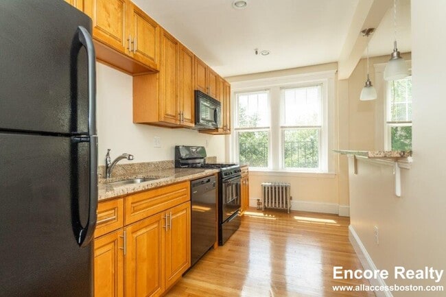 Photo - 268 Chestnut Ave