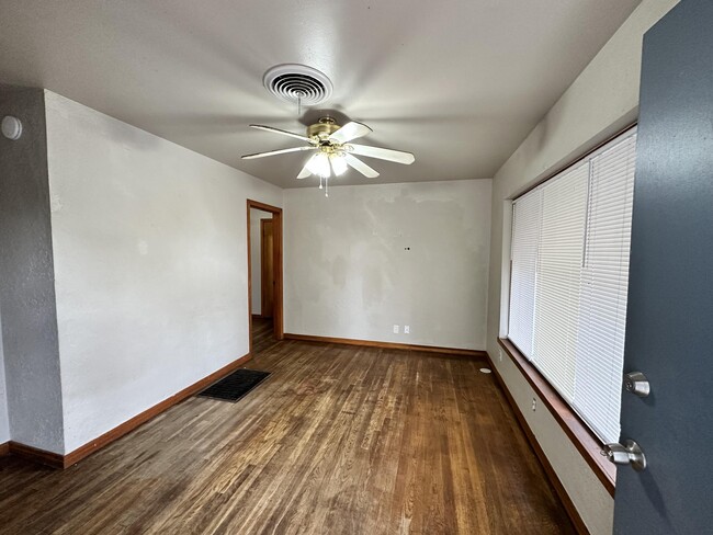 Photo - 1908 Currie Ln