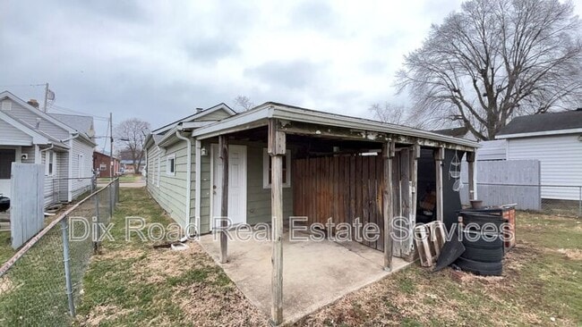 Photo - 9-9 E Main St