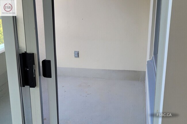 Photo - 9294 University Cres Unit Condo