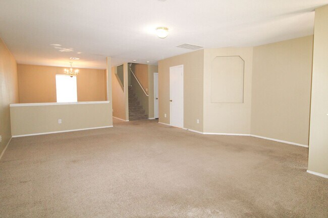 Photo - 20823 Blue Trinity