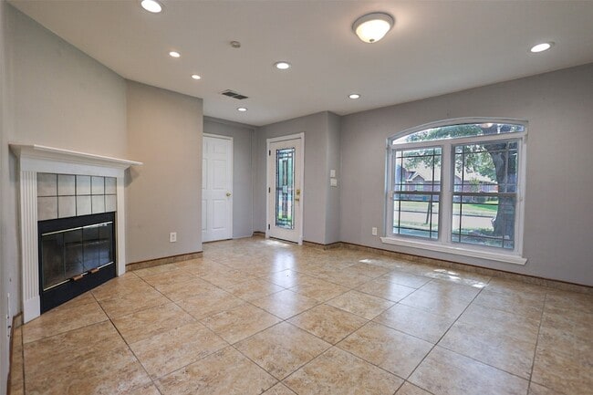 Photo - 815 Valleycreek Rd