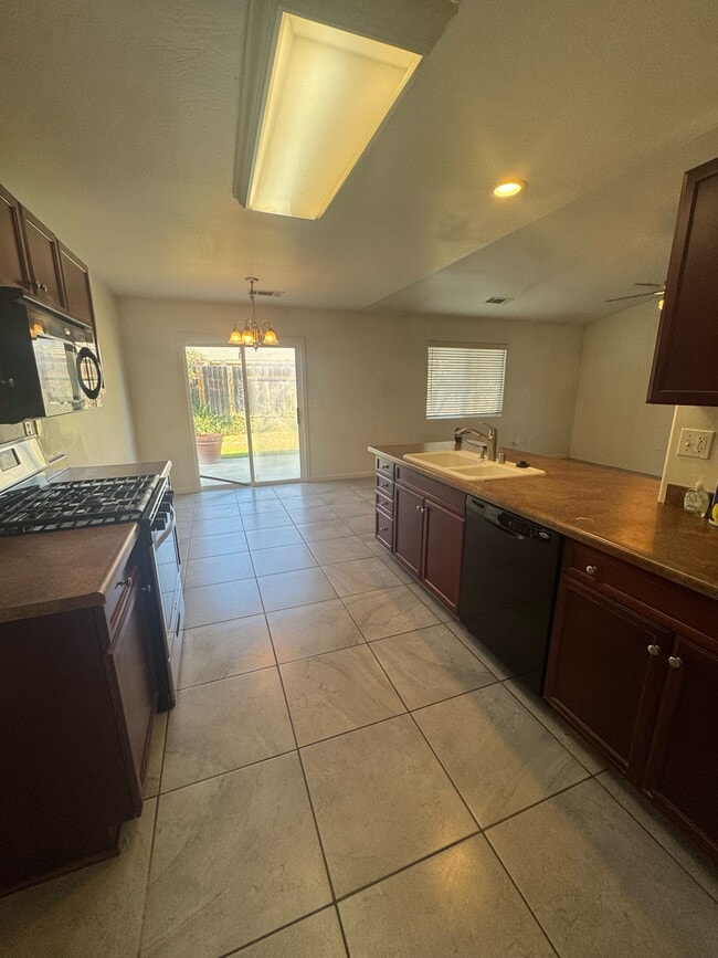 Photo - 5802 Ashintully Ave