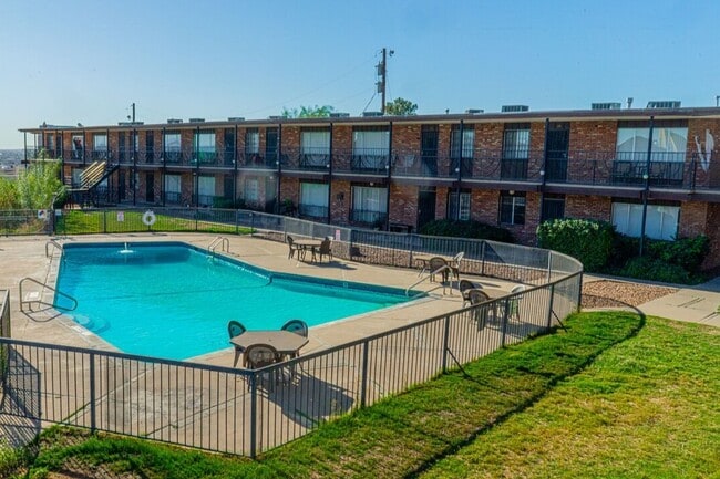 Diplomat Apartments - Diplomat Apartments