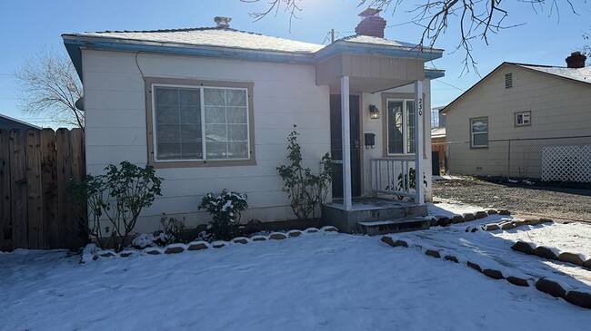 Building Photo - JM-Clare*** Unit #A Hse