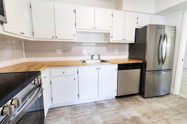 Photo - 4007 N Cypress Dr Unit 103