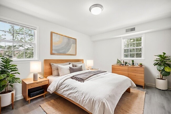 Cozy Bedrooms - The Park At Arlington Ridge