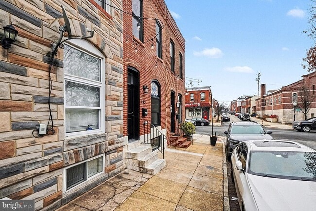 Photo - 443 S Robinson St