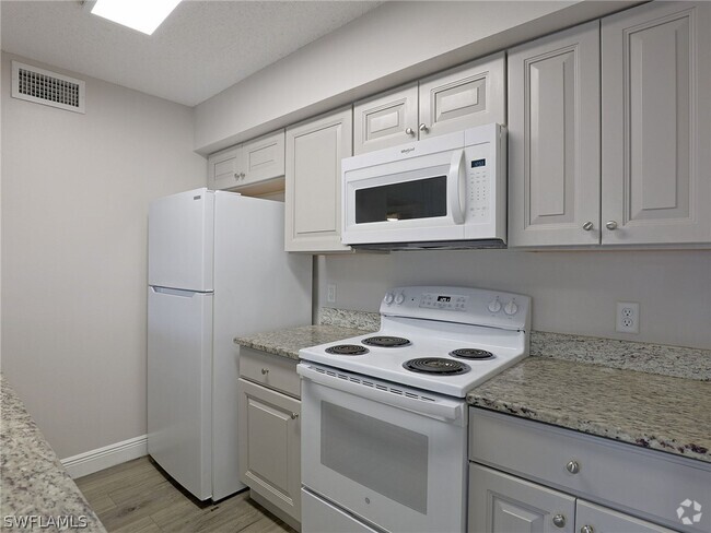 Building Photo - 5321 Summerlin Rd Unit 2116 Rental