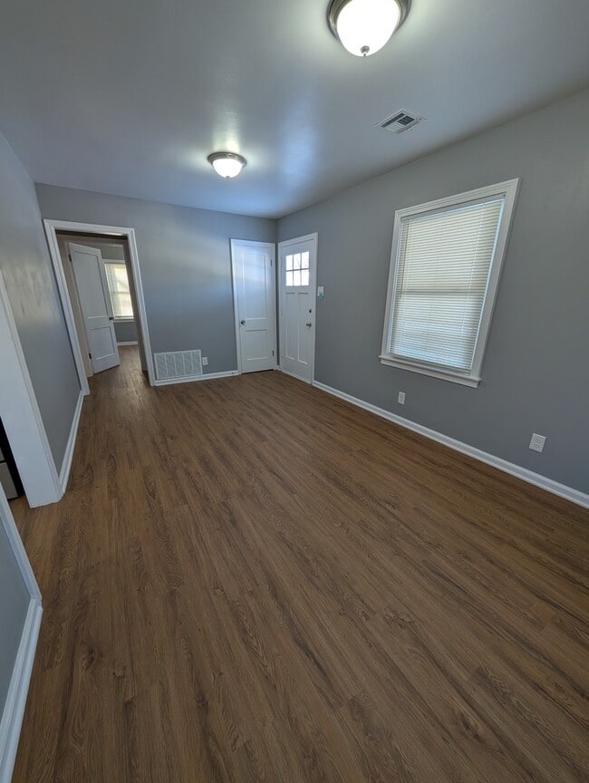 Photo - 117 SW Hillside Ave