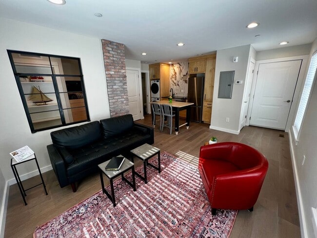 Building Photo - 177 Butternut St Unit 177-3 Butternut Street