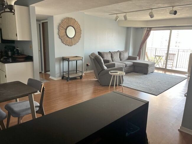 Living room - 121 Washington Ave S Unit 1016