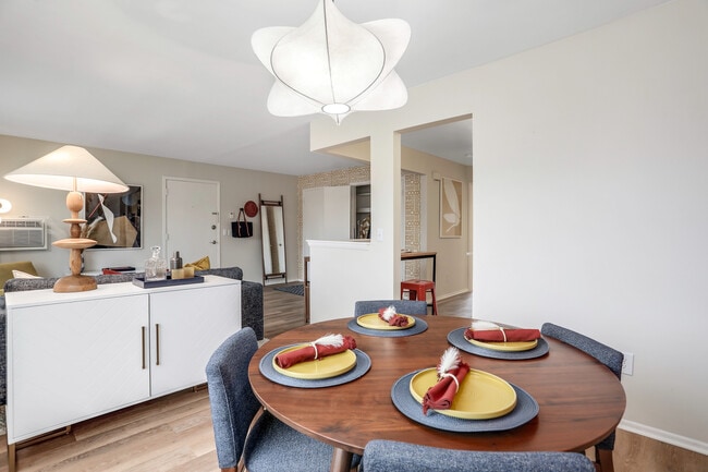 Photo - Independence Green Apts