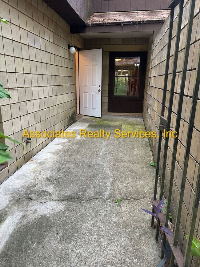 Photo - Charming 2 Bedroom, 2 Bath Home Near Veteran’s Park – A Must See! Unit B