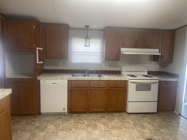 Photo - 350 Mockingbird Dr