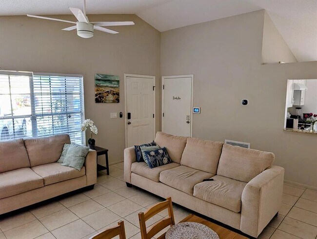 1083 Snead Ave
