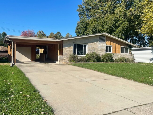 Charming Mid-Century Modern 3 bedroom on t... - Charming Mid-Century Modern 3 bedroom on t... Casa