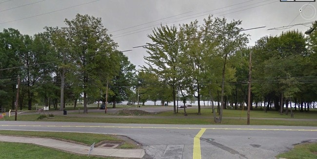 Craig Beach - 2274 Grandview Rd Unit B2