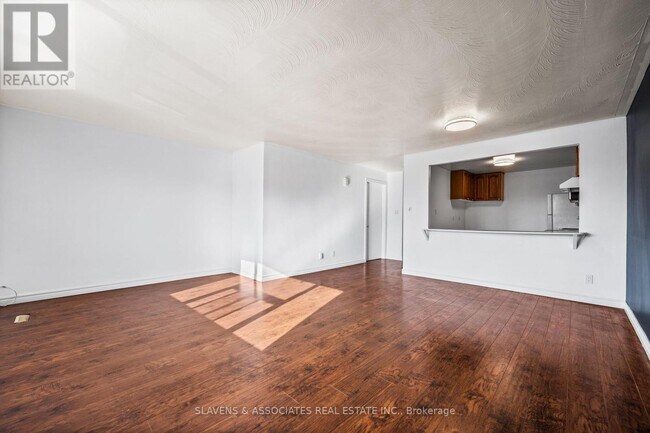 Photo - 900a Wilson Ave