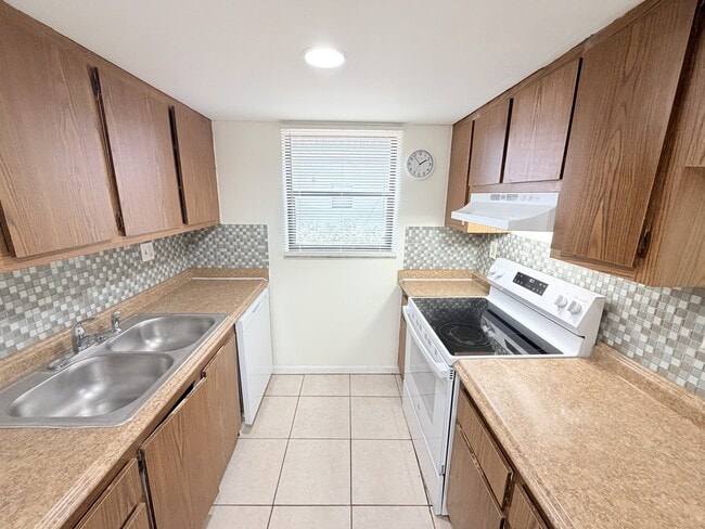 Photo - 2000 N Congress Ave