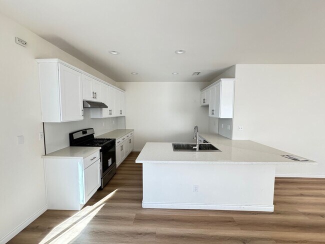 Photo - Gorgeous Remodeled 3+2 - $3300