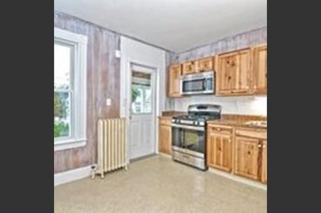 Photo - 25 Saunders St Unit 25R