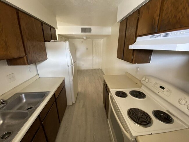 Photo - 13515 Copper Ave NE