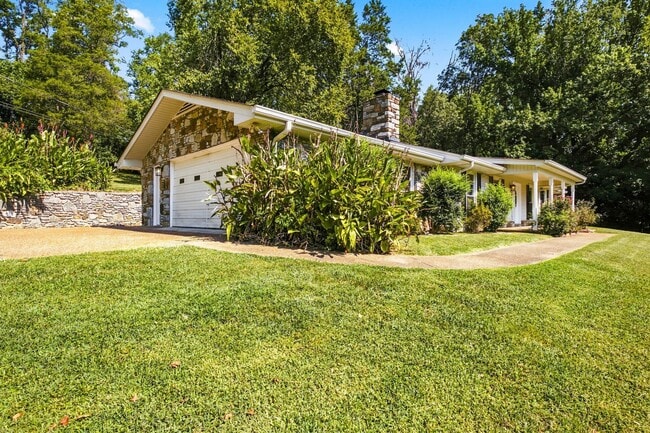 Photo - 5159 Saundersville Rd