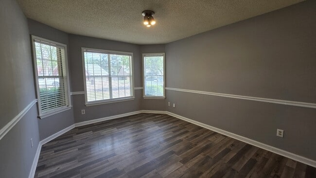 Photo - 1471 Wolf Ridge Dr