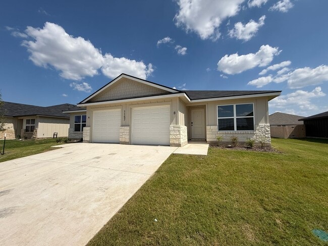 Building Photo - 1157 Lindsey Dr Unit B