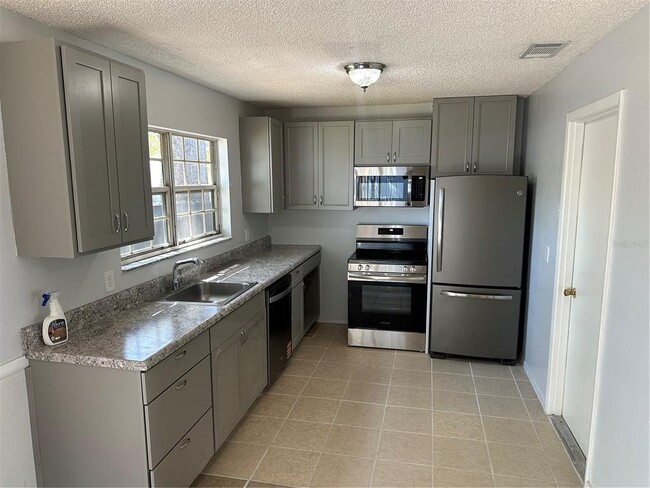 Photo - 5 Spring Loop Cir