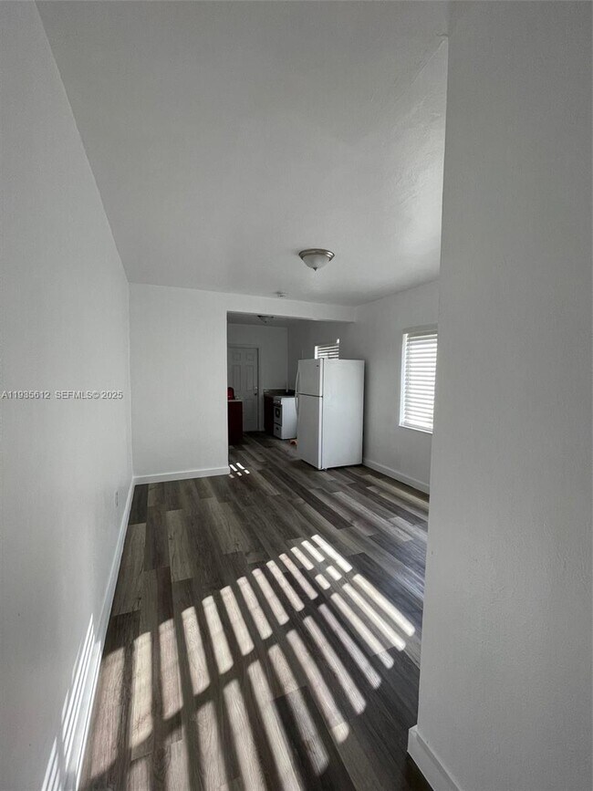 Photo - 430 SW 6th Ave Unit 8