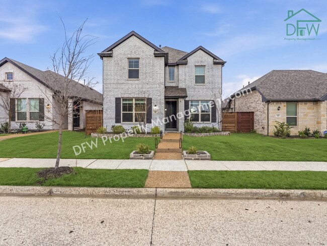 1908 Twisted Tree Ln