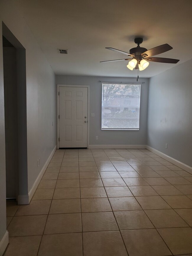 Photo - 2/1 Patio Home close to Shopping and Schools