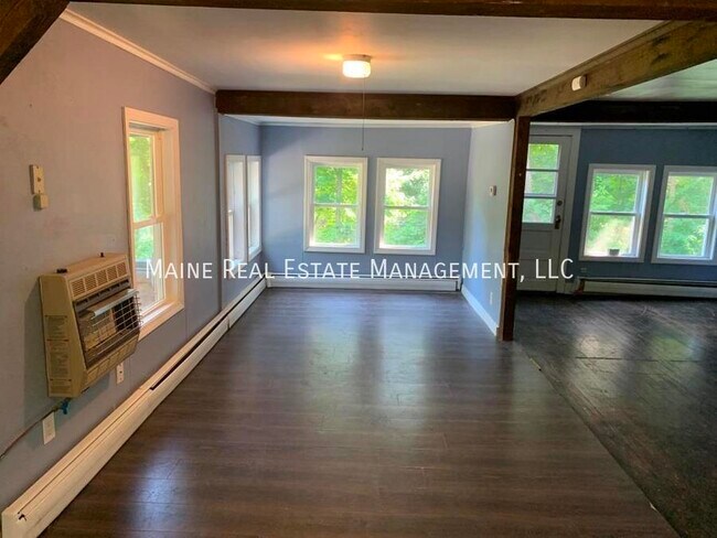 Photo - 342 Main Rd S