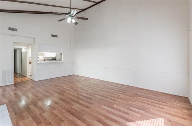 Photo - 714 Sceptre Cir