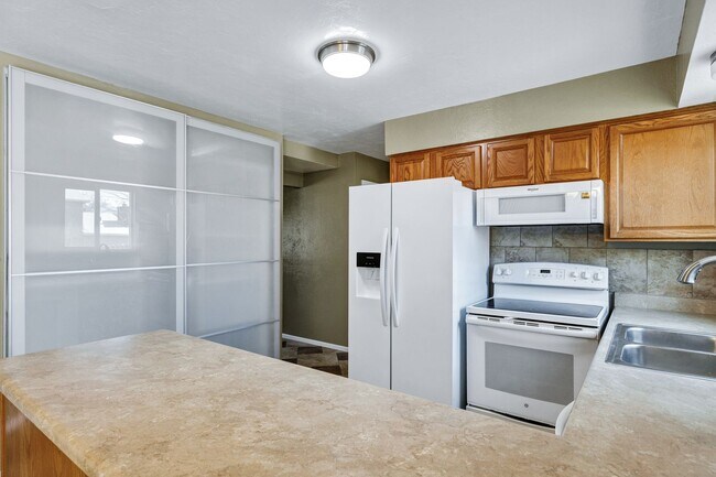 Photo - 4 Bedroom Home for Rent In North Colorado Springs