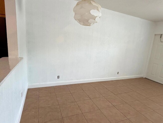 Photo - 2607 NE 8th Ave Unit 3