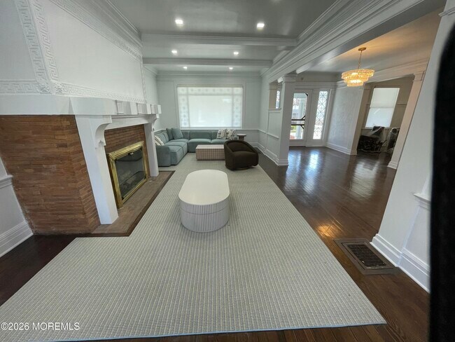 Photo - 211 Cedar Ave