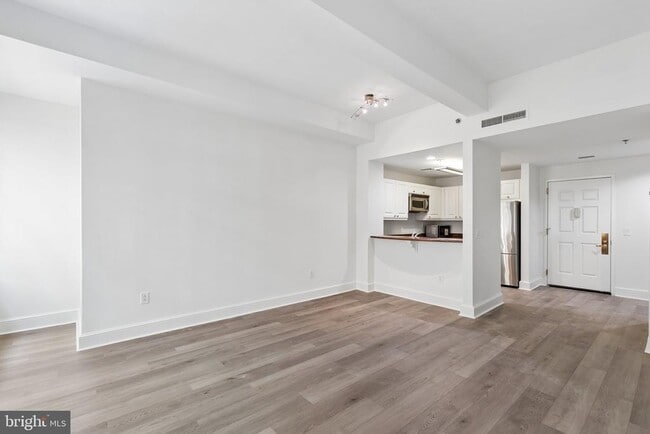 Photo - 1500 Chestnut St Unit 8G