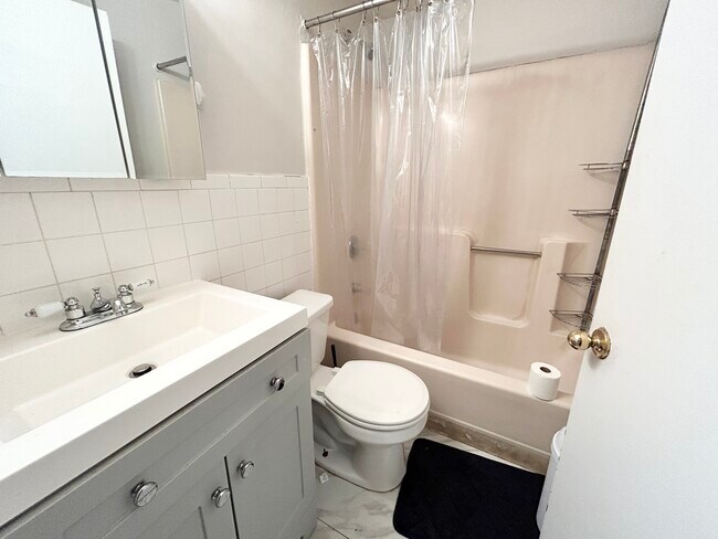 Photo - 62 Hammond St Unit 1