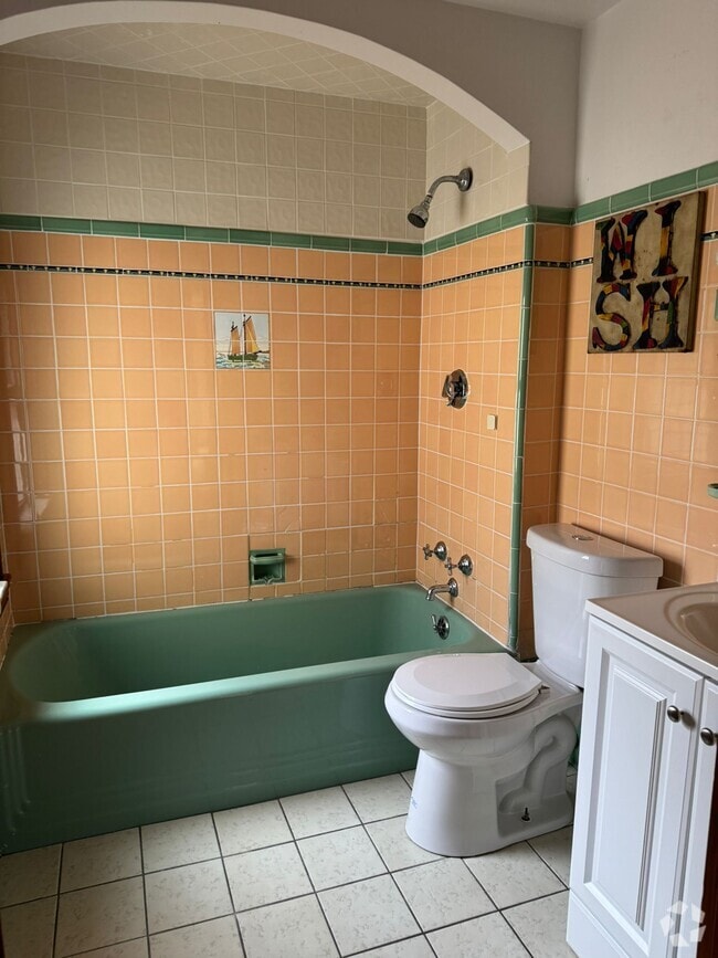 Building Photo - 1011 Massachusetts Ave Unit 3 Rental