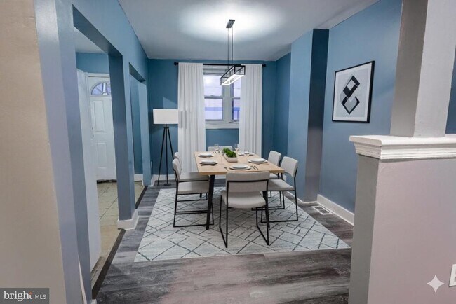 Photo - 6746 Linmore Ave