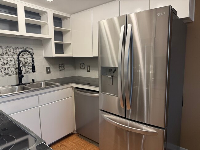 Building Photo - 4050 4th St N Unit 319