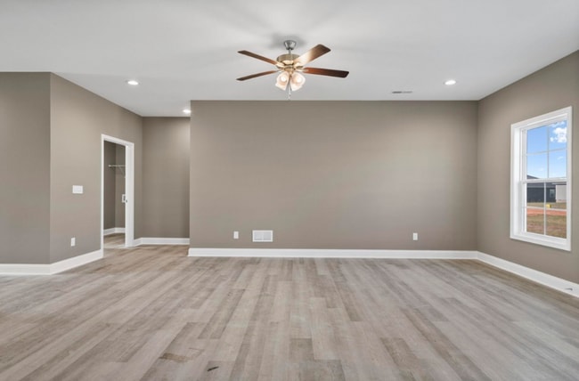 Photo - 600 Victoria Wy