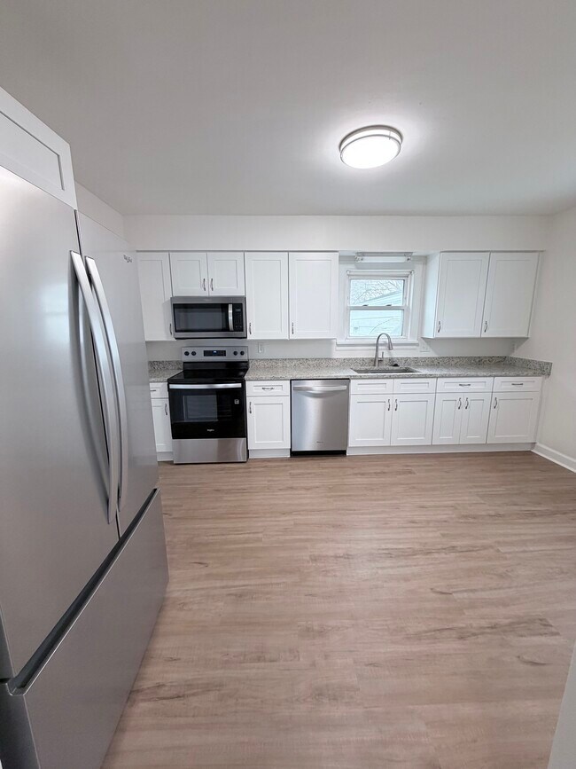 Photo - 229 E Madison St