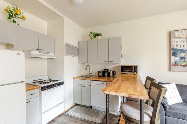 Photo - 202 W 102nd St Unidad FL3-ID1053014P